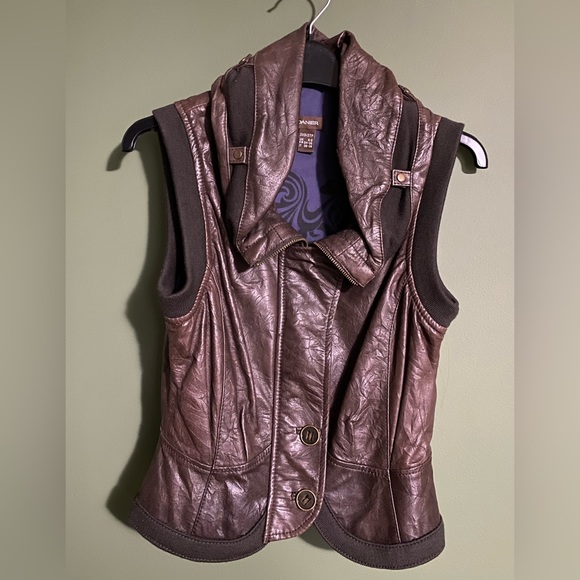 Brown Genuine Leather Vest - Picture 3 of 3